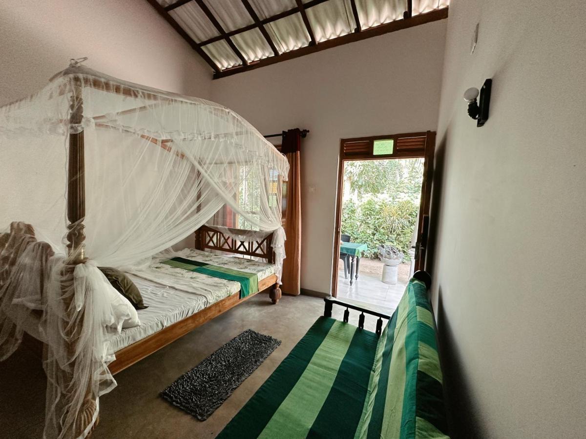 Midigama Inn Ahangama Extérieur photo