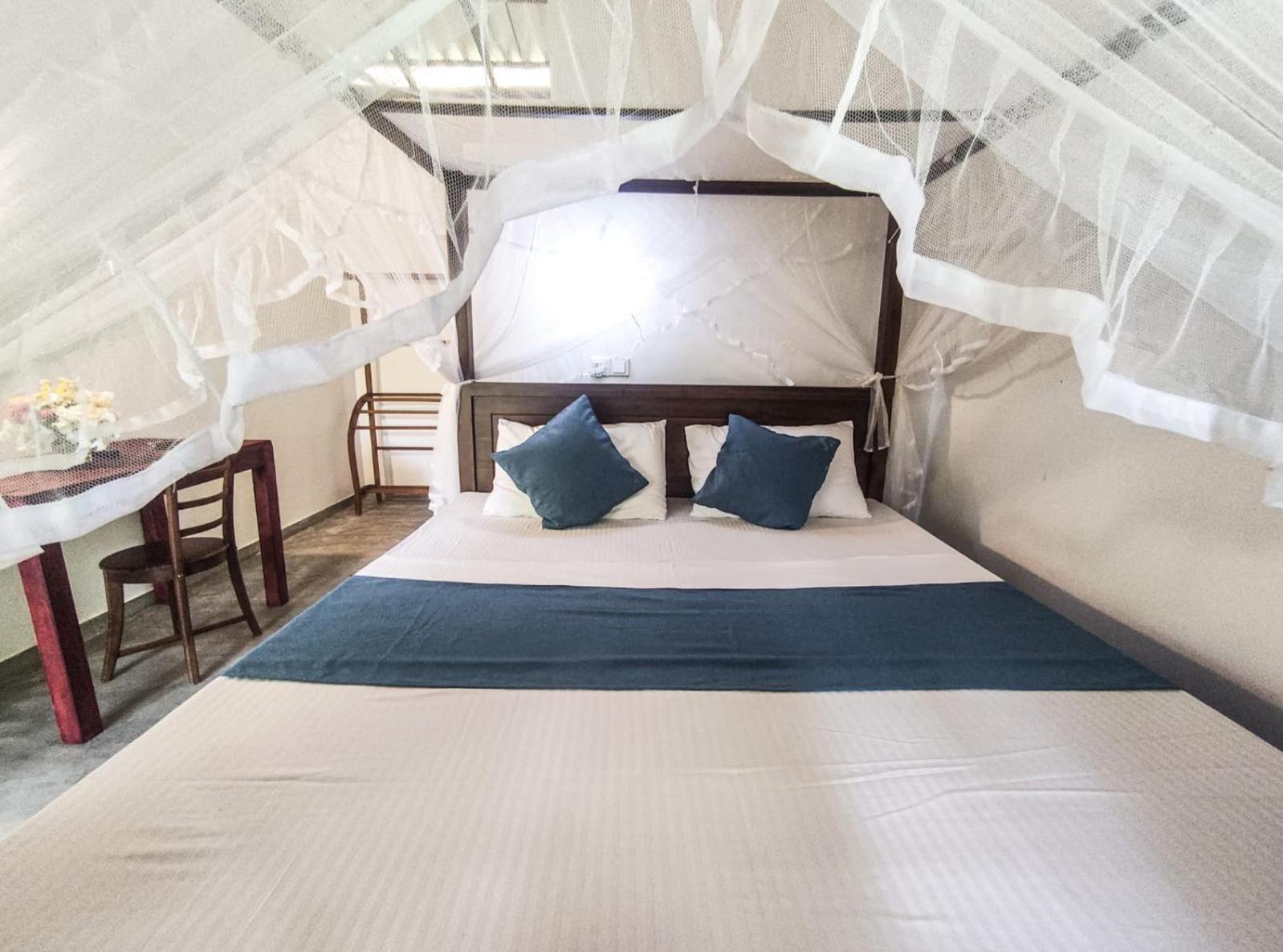 Midigama Inn Ahangama Extérieur photo