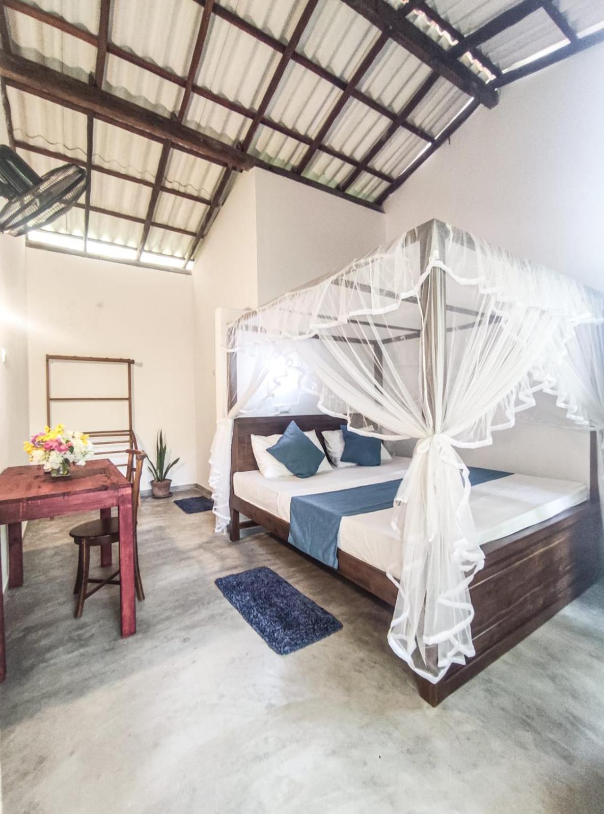 Midigama Inn Ahangama Extérieur photo