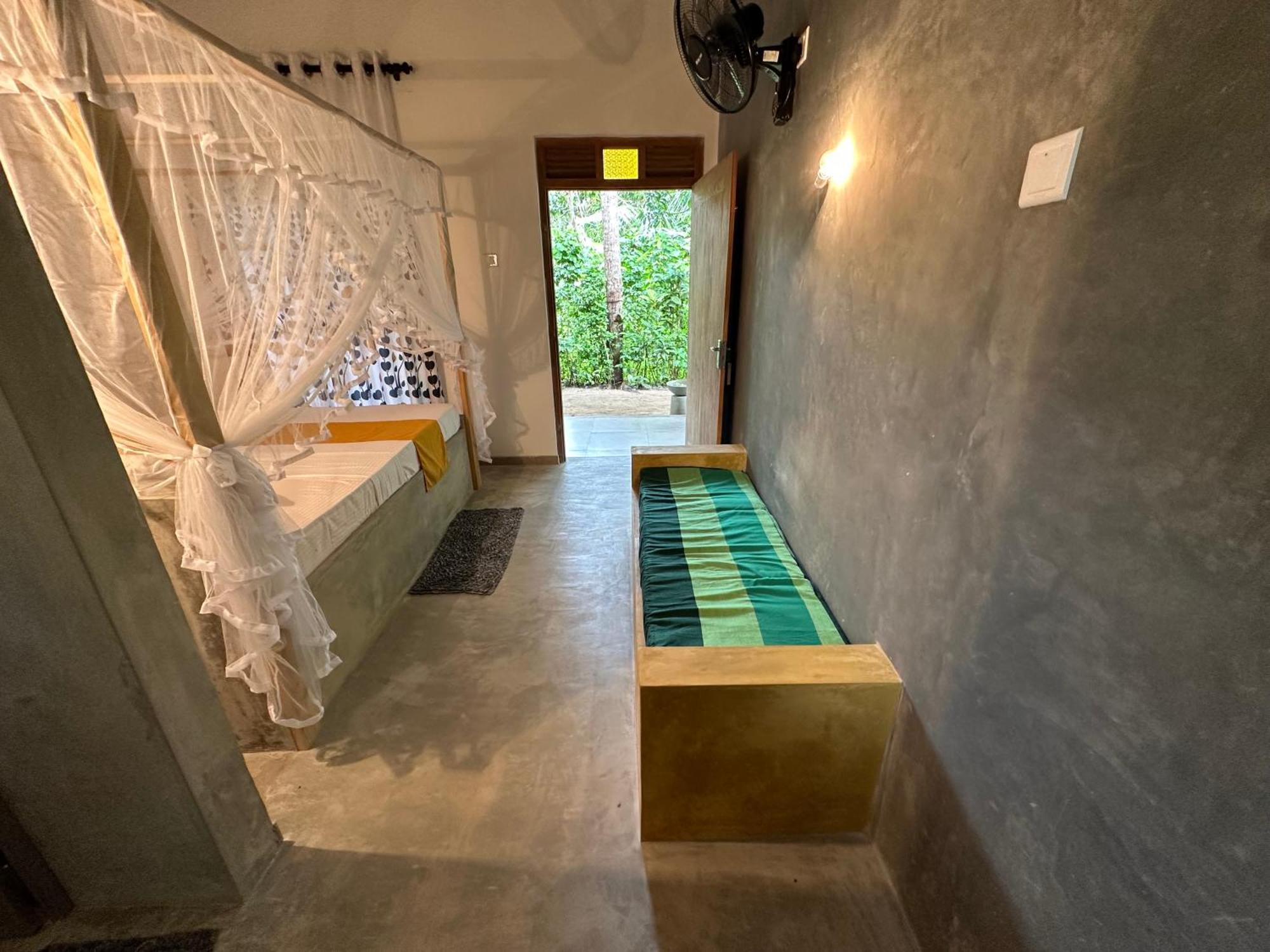 Midigama Inn Ahangama Extérieur photo