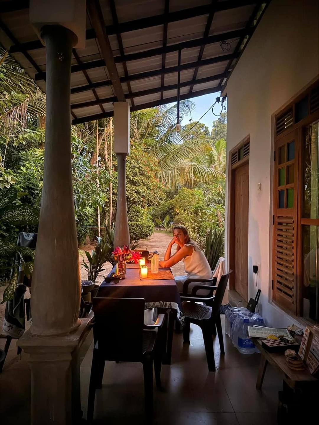 Midigama Inn Ahangama Extérieur photo